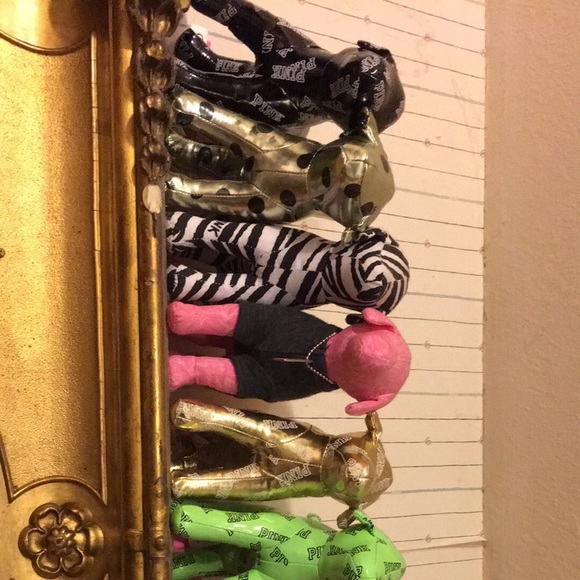 PINK VS MINI DOGS. - Picture 1 of 2